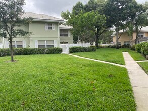 1919 Stratford Way in West Palm Beach, FL - Building Photo - Building Photo