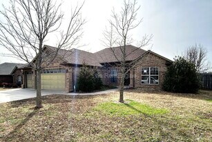 3809 Amadeus Ave in Harrah, OK - Building Photo