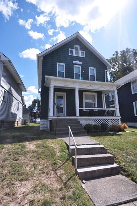 2166 Indianola Ave in Columbus, OH - Building Photo