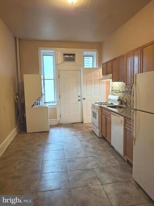 310 S 12th St in Philadelphia, PA - Building Photo