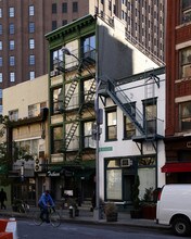 247 W Broadway in New York, NY - Building Photo - Building Photo