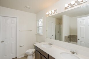 1606 Desert Candle in San Antonio, TX - Building Photo