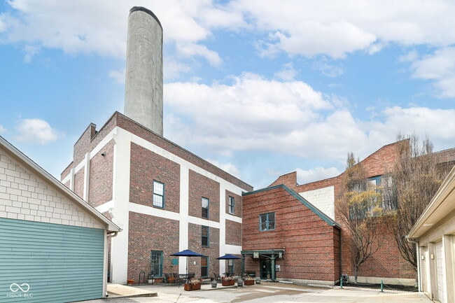 property at 735 Lexington Ave