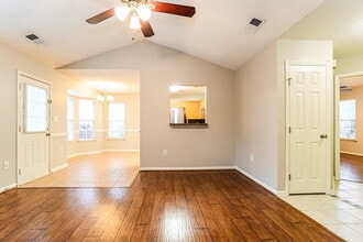 3238 Longspur Dr in Matthews, NC - Foto de edificio - Building Photo