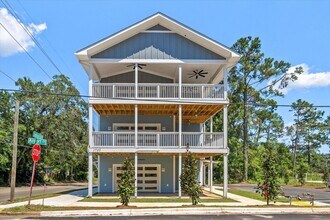 1735 Jackson Bluff Rd in Tallahassee, FL - Building Photo - Building Photo