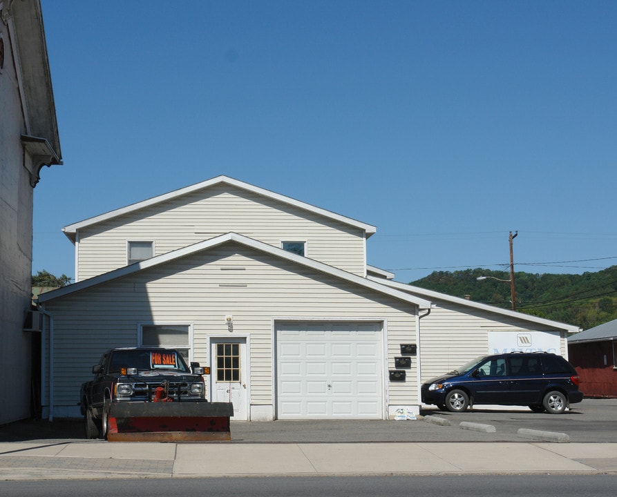 49 N Main St in Hughesville, PA - Building Photo