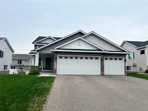 1731 Riverside Dr in Shakopee, MN - Building Photo - Building Photo