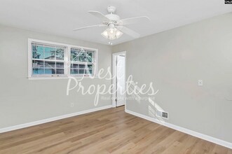 1876 Woodsboro Dr in Columbia, SC - Building Photo - Building Photo