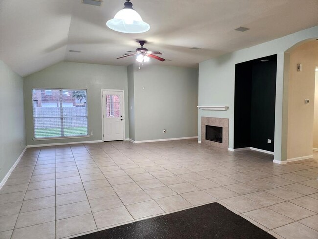 8406 Taraglen Ct in Richmond, TX - Building Photo - Building Photo