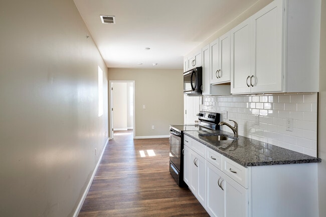 5514 Woodland Ave in Philadelphia, PA - Building Photo - Building Photo