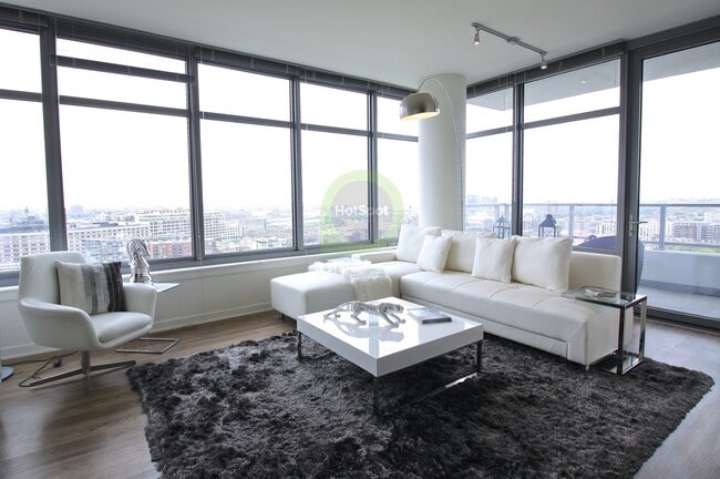 property at 320w W Chestnut St