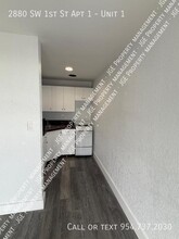 2880 SW 1st St in Fort Lauderdale, FL - Building Photo - Building Photo