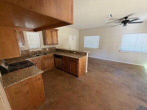 156 Summer Creek Dr in Longview, TX - Building Photo - Building Photo