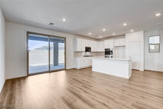 1578 Crested Eagle St in Las Vegas, NV - Building Photo - Building Photo