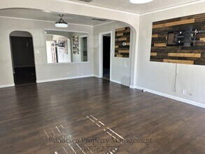 409 N Washington St in Dixon, CA - Building Photo - Building Photo