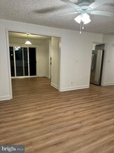 1085 Woodlawn Ave in Pasadena, MD - Building Photo - Building Photo