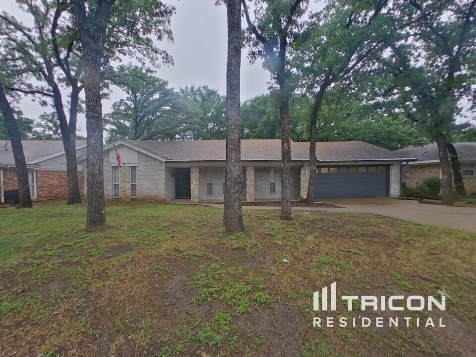 506 Canyon Ridge Dr in Euless, TX - Building Photo