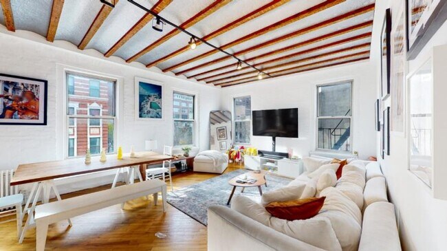 property at 301 W 17th St