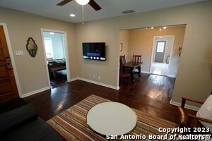 522 W Ridgewood Ct in San Antonio, TX - Building Photo - Building Photo