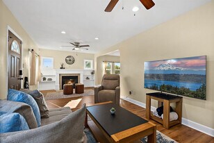 109 E 45th St in Tacoma, WA - Building Photo