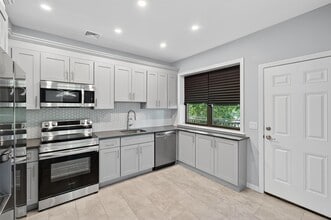 90 Linden Ave in Middletown, NY - Building Photo - Building Photo