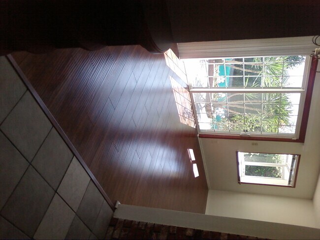 6370 Bothwell Rd, Unit 43 in Tarzana, CA - Foto de edificio - Building Photo