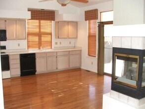 2404 S Holman Cir in Lakewood, CO - Building Photo - Building Photo