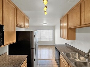 3535 Madison Ave, Unit 109 in San Diego, CA - Building Photo - Building Photo