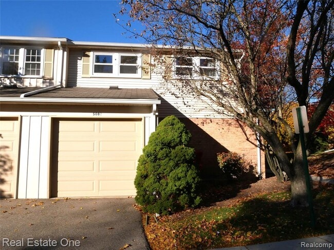 5082 Buckingham Pl Dr in Troy, MI - Building Photo - Building Photo