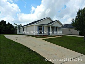 832 Hamilton Bridges Dr W in Mobile, AL - Building Photo