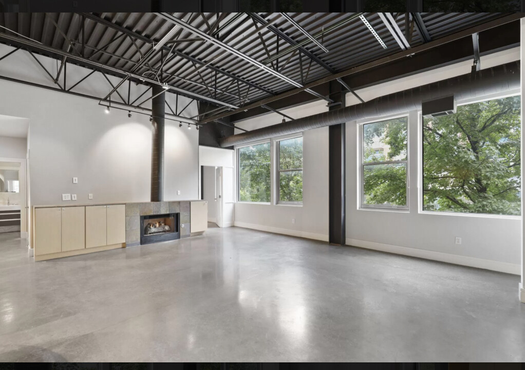 3699 McKinney Ave, Unit 588 in Dallas, TX - Building Photo