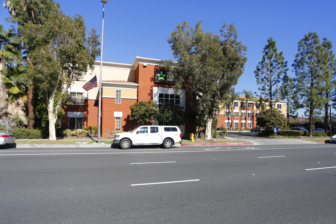 Furnished Studio - Glendale in Glendale, CA - Foto de edificio