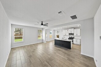 311 Singing Brk in Cibolo, TX - Building Photo - Building Photo