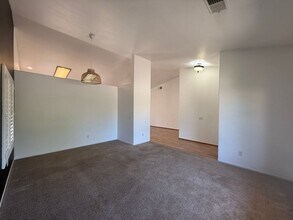 42472 Plains Dr in Lancaster, CA - Building Photo - Building Photo