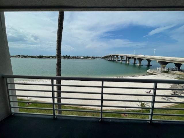 property at 5701 Bahia Del Mar Cir N