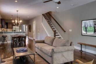 1212 Ashwood Ave in Nashville, TN - Building Photo - Building Photo