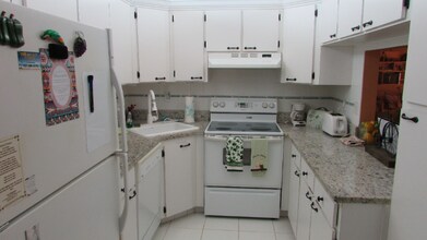 2699 Pine Ridge Way E in Palm Harbor, FL - Building Photo - Building Photo