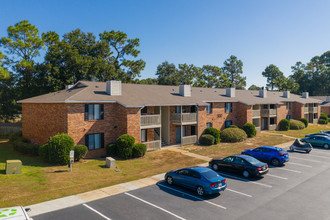 Sandalwood Apartments in Pensacola, FL - Building Photo - Building Photo