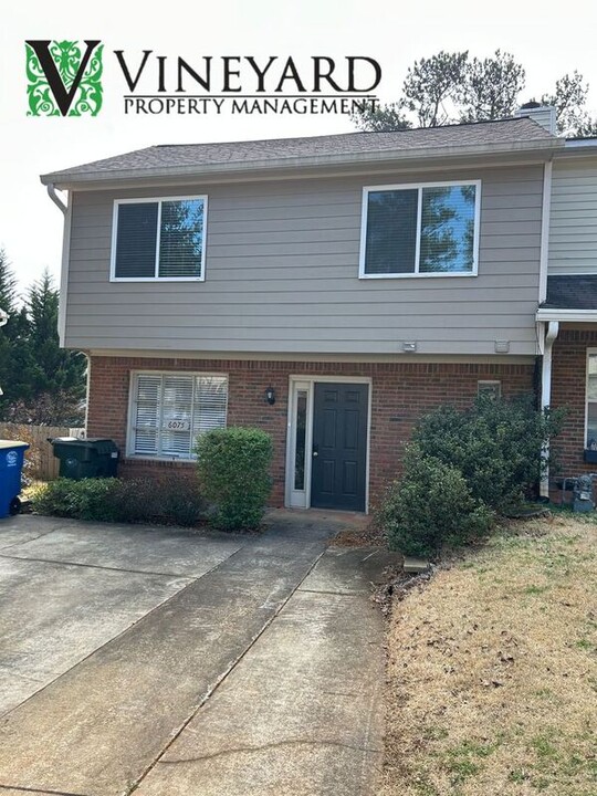 6075 Sand Wedge Cir in Kennesaw, GA - Building Photo