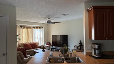 202 Olivewood Ct in Kissimmee, FL - Building Photo - Building Photo