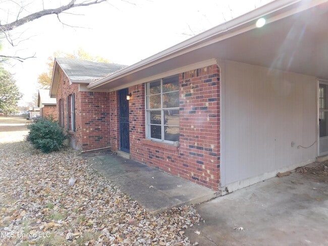 1827 Custer Dr in Southaven, MS - Building Photo - Building Photo