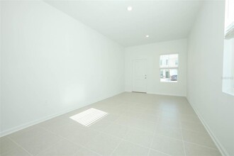 2618 Skyline Lp in Kissimmee, FL - Building Photo - Building Photo