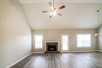 204 Lee Ct in Holly Springs, GA - Building Photo - Building Photo