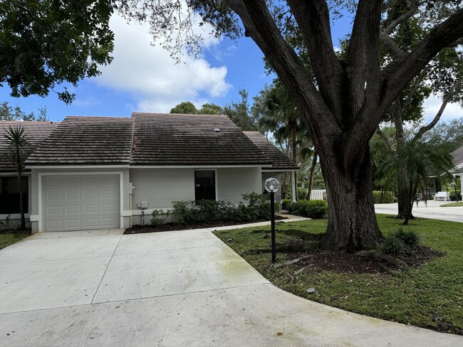 700 Bannock Ln in Palm Beach Gardens, FL - Building Photo - Building Photo