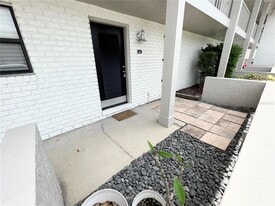 2884 Plaza Terrace Dr in Orlando, FL - Building Photo