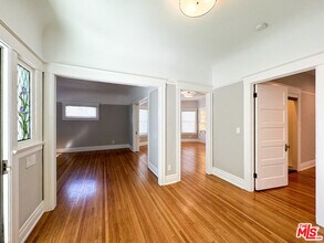 922 W Kensington Rd in Los Angeles, CA - Building Photo - Building Photo