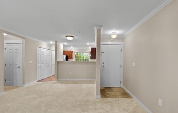 25025 SE Klahanie Blvd, Unit K102 in Issaquah, WA - Building Photo - Building Photo