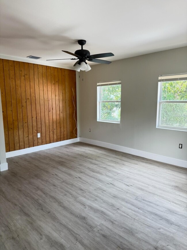 property at 1019 Mayflower Rd