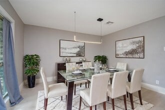 7618 Highmeadow Dr, Unit 1A in Houston, TX - Building Photo - Building Photo