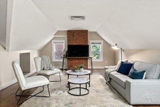 332 Jamaicaway, Unit 306 in Boston, MA - Building Photo - Building Photo